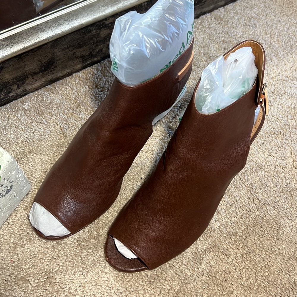 Coach “Milah” heels 9B